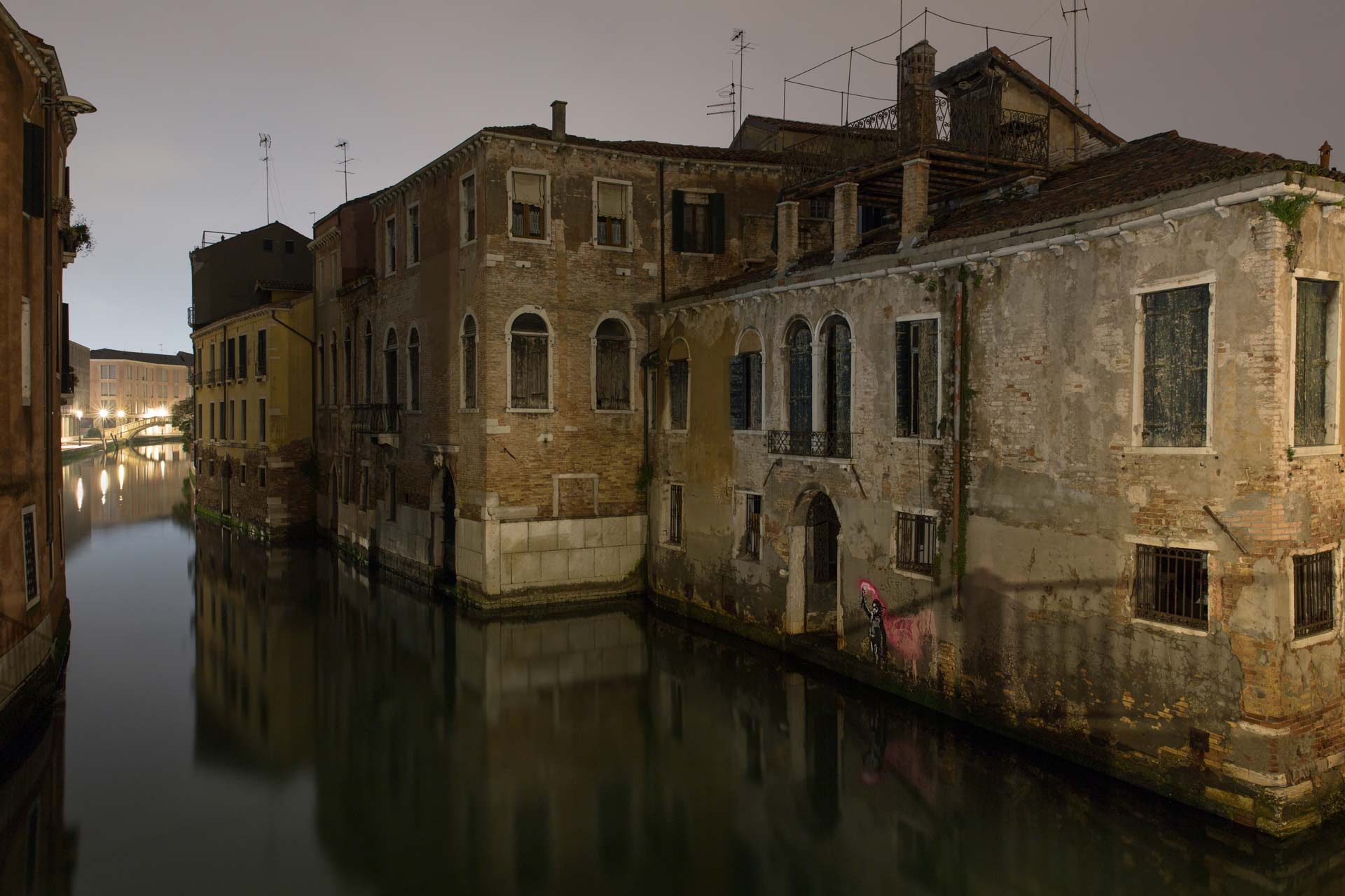 Venice-Italy-Dorsoduro-Banksy
