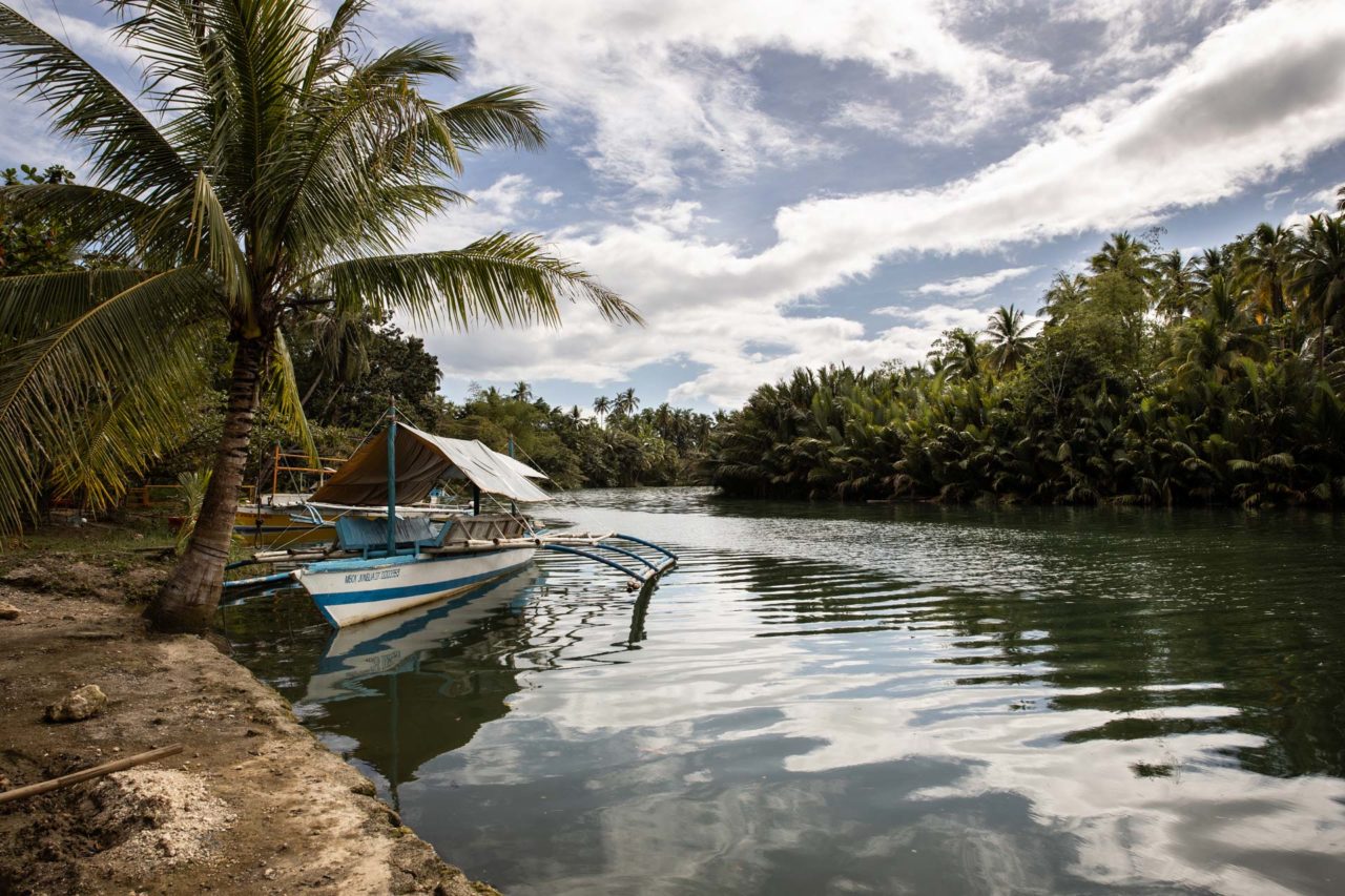 Bohol-Philippnes-Loboc-river-boat