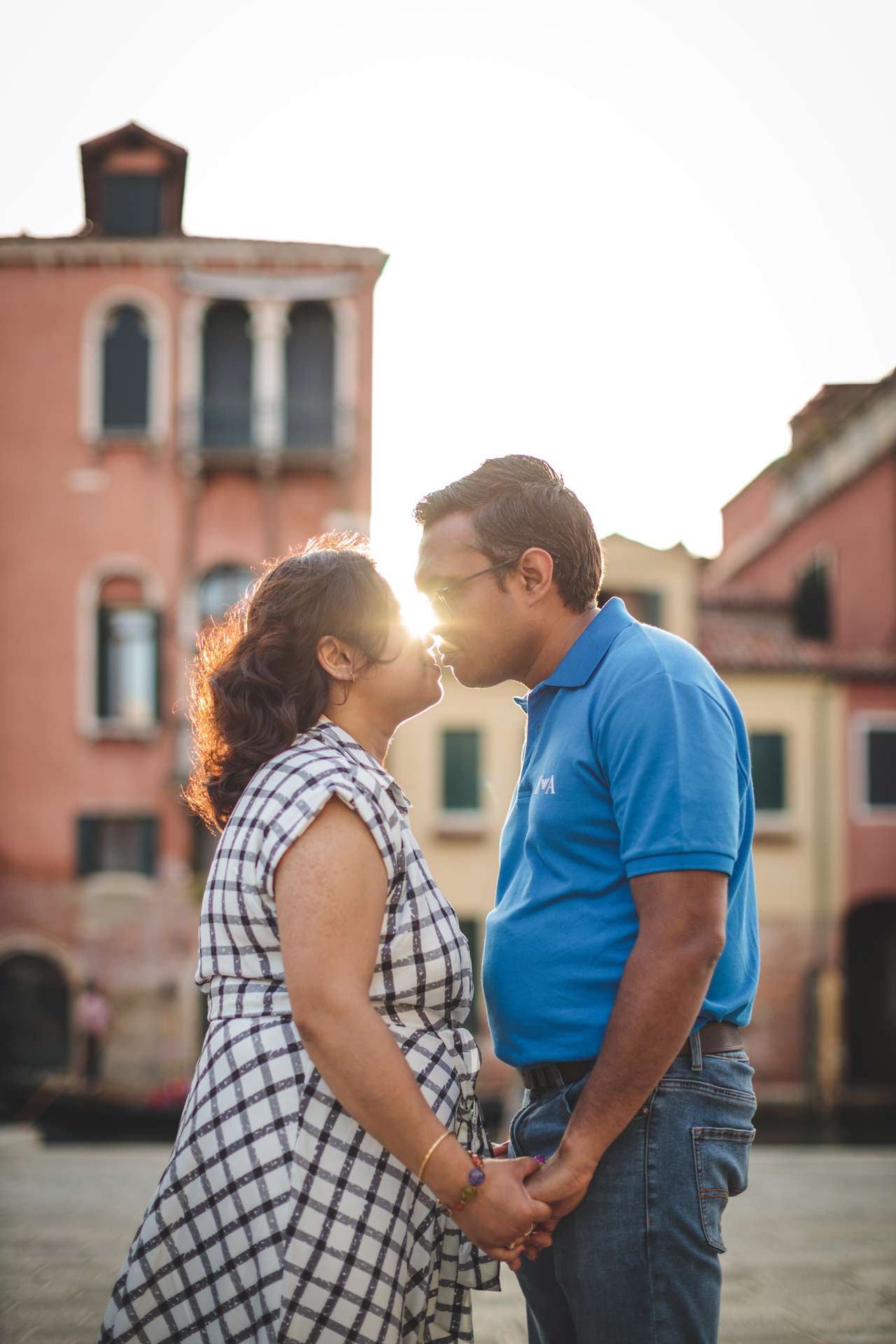 Venice-Castello-Atri-Family-kiss