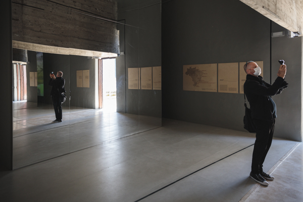 Venice-Biennale-Architecture-Brazil-Pavilion-room