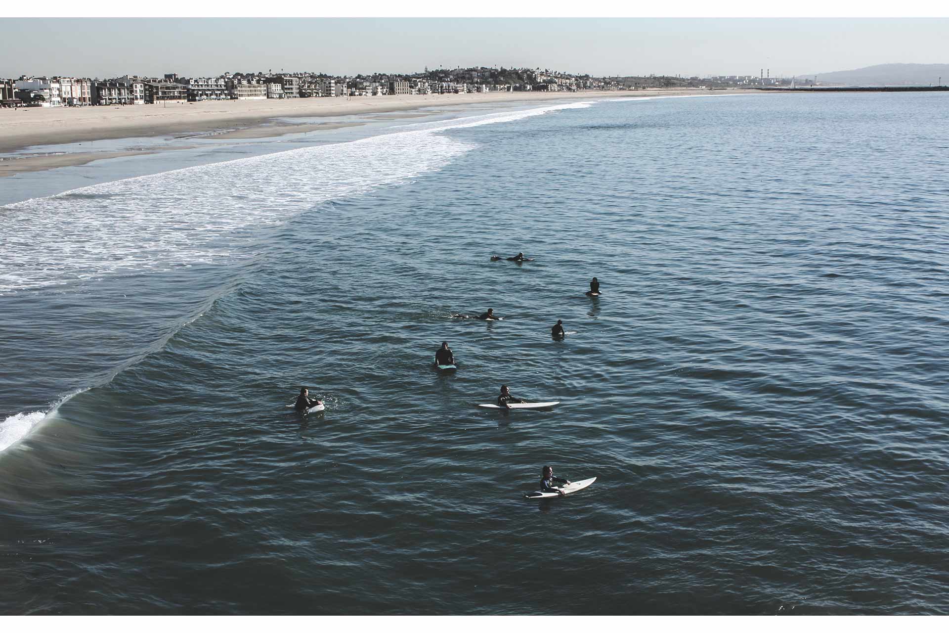 Venice-Beach-Los-Angeles-California-surf-waiting
