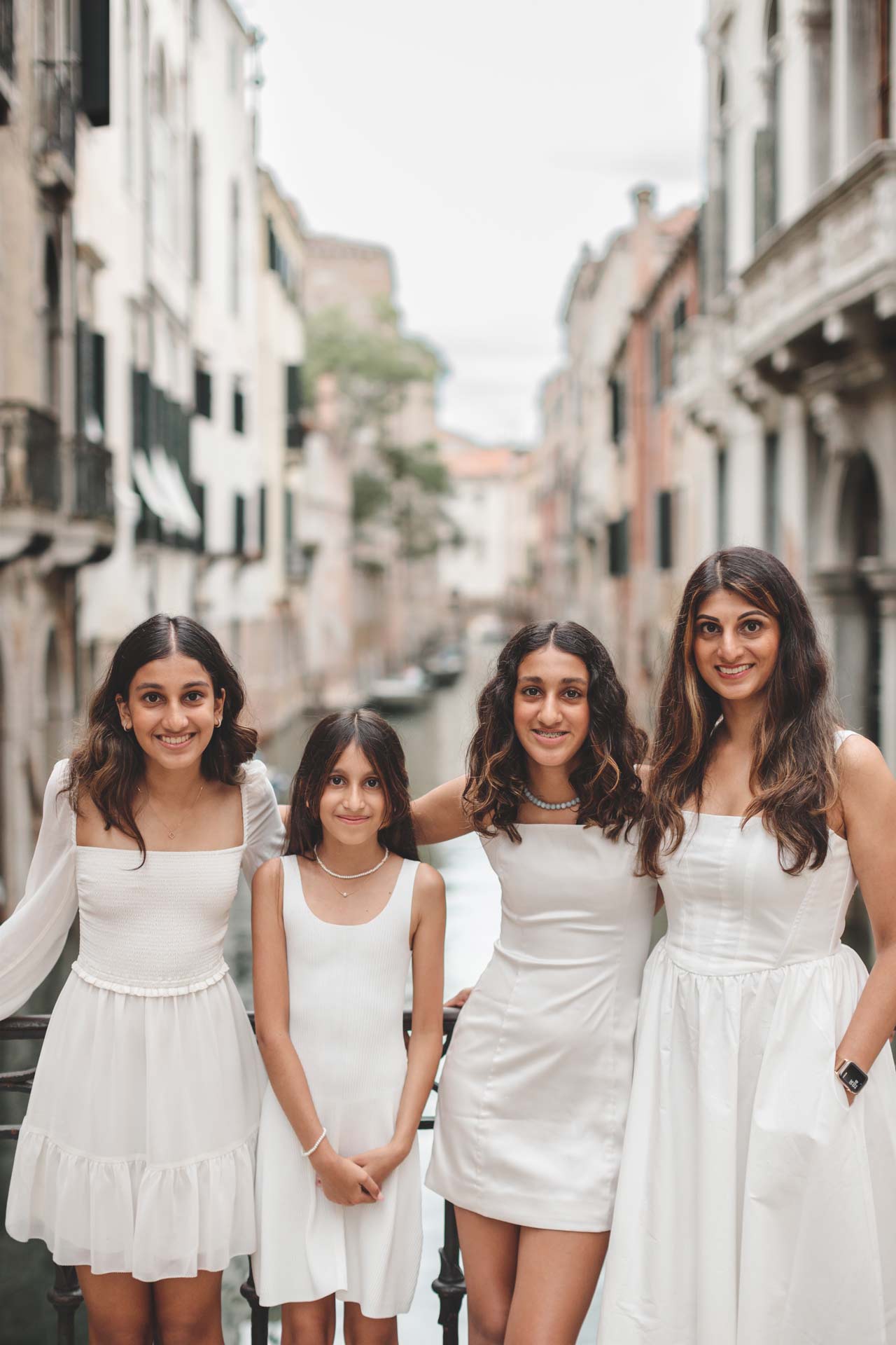 Venice-Sandra-and-family-girls