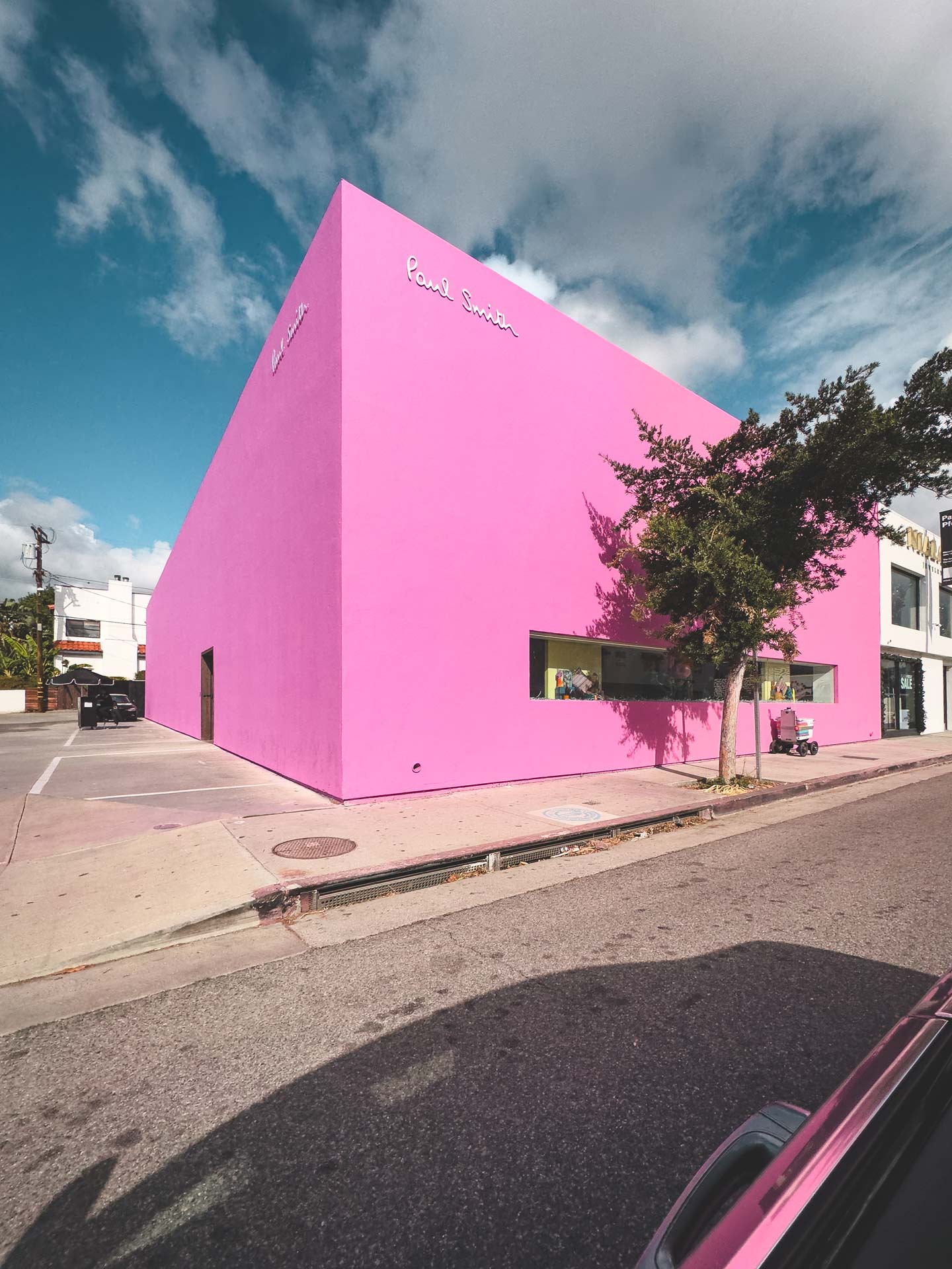 The-Pink-Wall-Melrose-Av-Los-Angeles-California